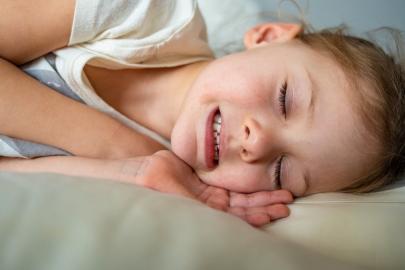 2–5 yaş arasında uykunun içinden gelen ses: Diş gıcırdatma