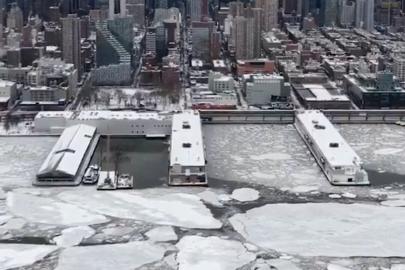 ABD'de Kuzey Kutbu'nu andıran manzaralar: Hudson Nehri dondu