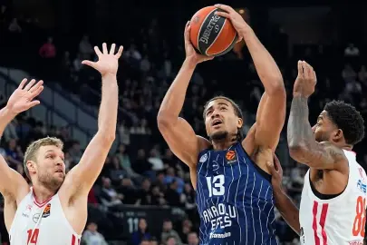 Anadolu Efes, Olympiakos'a kaybetti