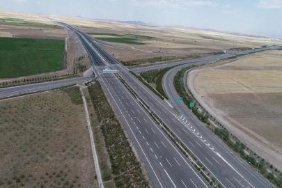 Bölünmüş yol ve otoyollar sayesinde 768 milyon saat tasarruf sağlandı