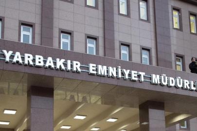 Diyarbakır İl Emniyet Müdürlüğü binası önüne patlayıcı atıldı