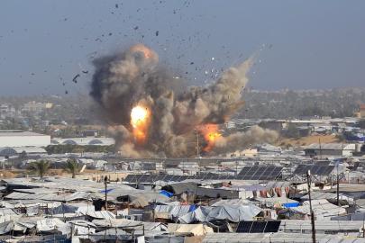 İsrail, ateşkese rağmen Gazze'ye saldırdı