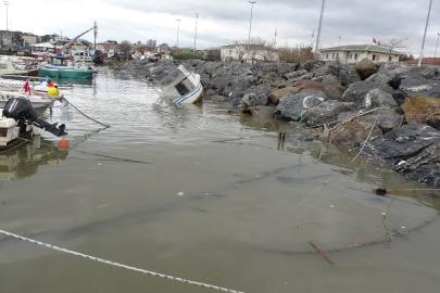 İstanbul'da  denize atık su alarmı: Kirlilik ve koku dayanılmaz boyuta ulaştı