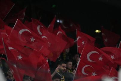 Kadıköy, Türk bayraklarıyla donatıldı