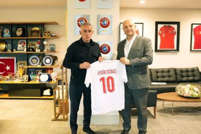 Karşıyaka'da Aygün Cicibaş’tan istifa kararı