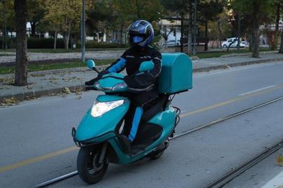 Kuryelerin sürücü belgesinde yaş sınırı 69'a yükseltildi