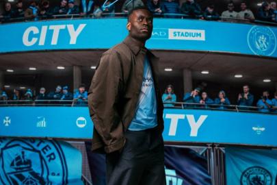Manchester City, Marc Guehi'yi renklerine bağladı