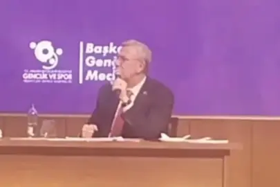 Mansur Yavaş gençlere sordu: Ankara'da suyu kesilen elini kaldırsın