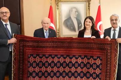 Öcalan'dan Devlet Bahçeli'ye özel dokuma kilim