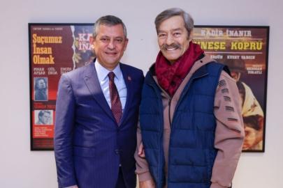 Özgür Özel, Kadir İnanır'ı ziyaret etti