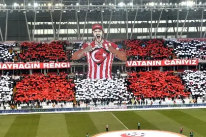 Sivasspor taraftarının Amedspor maçında yaptığı koreografi dikkat çekti