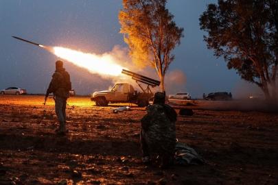 Suriye ordusu, YPG/SDG'nin işgali altındaki Tabka kentine girdi