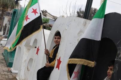 Suriye'de tarihi dönüşüm: Kürtlere vatandaşlık veriliyor