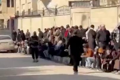 Suriye'de yeni dönem: SDG unsurları silah bırakıp belge alıyor