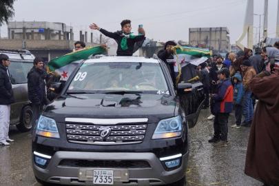 Suriye'nin Tabka kentinde halk, bölgenin YPG/SDG'den kurtarılmasını kutladı