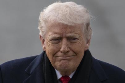 Trump, Grönland konusunda NATO ile görüştüklerini söyledi