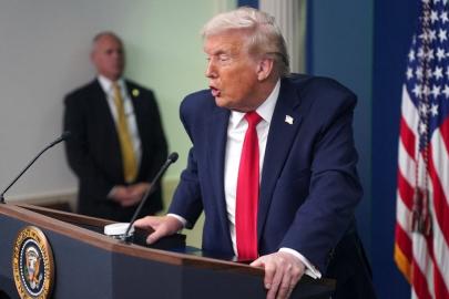 Trump'tan konut hamlesi: Wall Street bankalarının ev alması yasaklandı