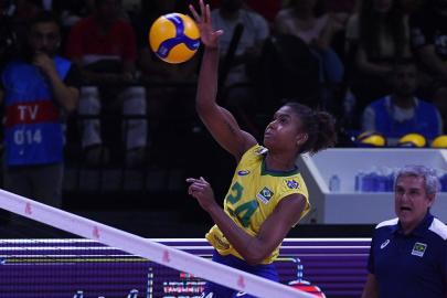 VakıfBank'ta Lorenne Teixeira ile yollar ayrıldı