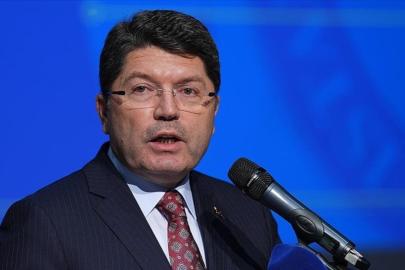 Yılmaz Tunç: Türk bayrağına provokatif saldırıya ilişkin 14 kişi gözaltına alındı