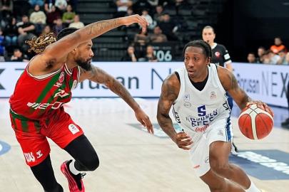 Anadolu Efes, Karşıyaka'yı mağlup etti