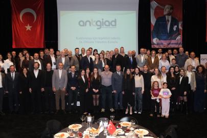 ANTGİAD iftarında 'İnsanın fabrika ayarları' konuşuldu