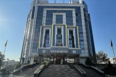 Buca Belediyesi'nde 28 şüpheliye gözaltı