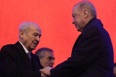 Cumhurbaşkanı Erdoğan'dan Bahçeli'ye MHP'nin kuruluş yılına özel tebrik çiçeği