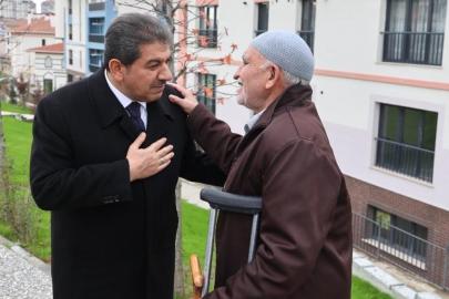 Esenler’de Sosyal Kart ile emeklilere anlamlı destek