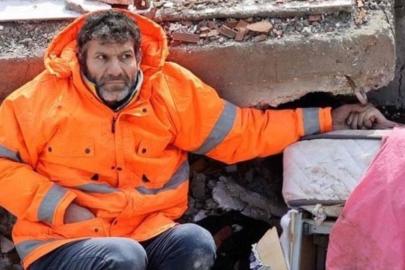 Kahramanmaraş’ta enkaz altında kızının elini tutan depremzededen mezarlık ziyareti