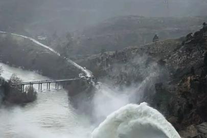 Manavgat'taki 2 barajdan kontrollü su bırakılmaya başlandı