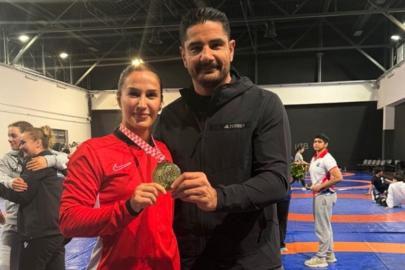 Milli güreşçi Buse Tosun Çavuşoğlu, altın madalya kazandı