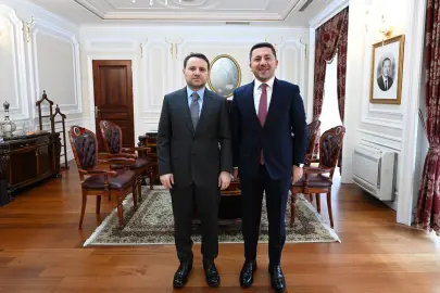Nevşehirli Adalet Bakanı'na hemşehrisinden ziyaret