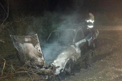 Park halindeki otomobil yandı