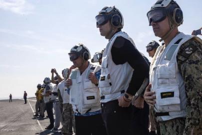 Trump'ın Temsilcisi Witkoff ile damadı Kushner, Lincoln önünde poz verdi