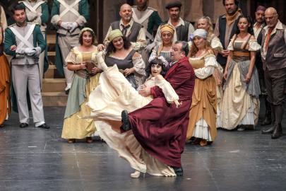 'Aşk İksiri' tekrar sahnede