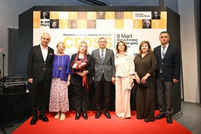 Kadın sanatçıların eserleri 'Cross' sergisinde