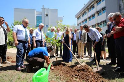 Daha yeşil bir Akdeniz Üniversitesi için 5 bin fidan dikildi