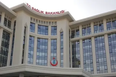 Türkiye’den İran’a 6 tırlık sağlık yardımı