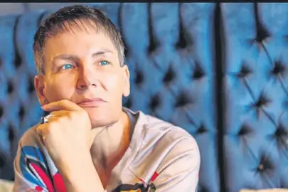 30 yıl boyunca mutlu trans kadın rolünü oynadım!