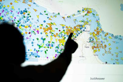 ABD'den İran'ın petrol satışına geçici izin