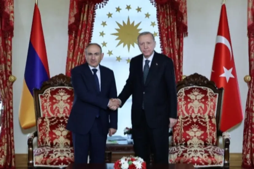 Cumhurbaşkanı Erdoğan, Paşinyan ile görüştü