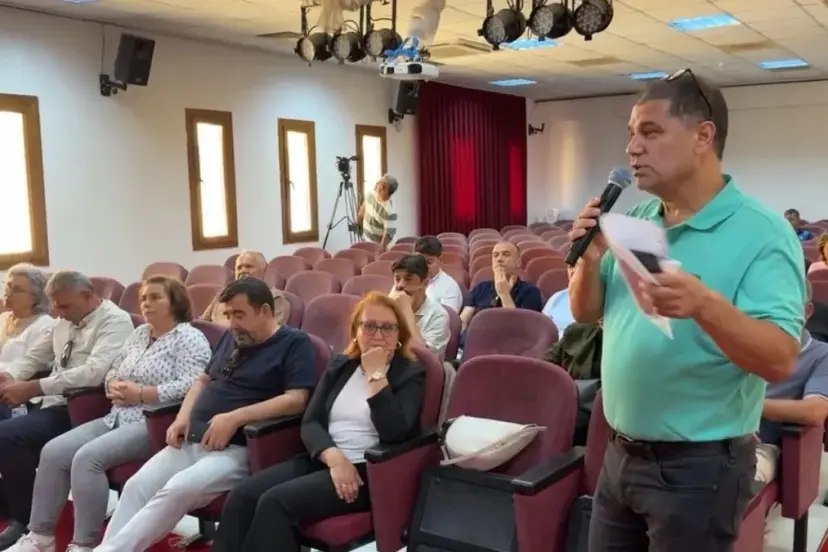 SON DAKİKA | CHP’de küfür skandalı bitmiyor: Canlı yayında açık kalan mikrofon ele verdi!