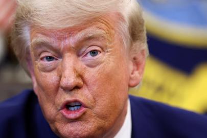 Trump'tan savaş yetkileri yasasına tepki. "Anlamsız bir oylama, kendilerinden utanmalılar"