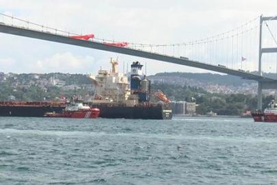 290 metrelik gemi İstanbul Boğazı'ndan geçti! Trafik durduruldu