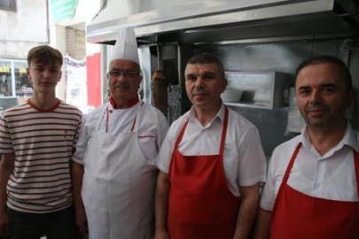 58 yıldır aynı tezgâhta! Dede, oğulları ve torunu omuz omuza çalışıyor
