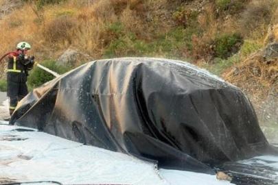 8 milyonluk elektrikli lüks araç yolda alev alev yandı! 12 saat boyunca söndürülemedi