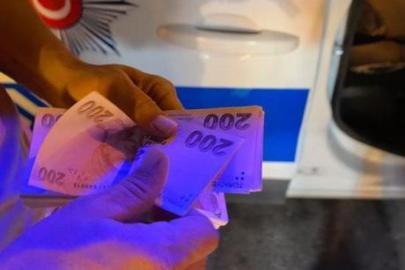 Aracın kaputunda 30 bin TL buldu polisse teslim etti