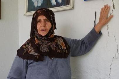Koçyiğit ailesinin çaresizliği! Evlerden su çıkıyor, duvarlar çatlıyor