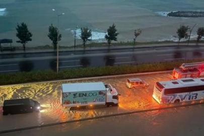 Korkutan görüntü! Karadeniz sahil yolu sular altında kaldı