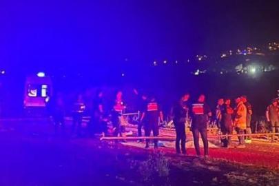 Alkollü TIR sürücüsü ters şeride girdi, motosiklete çarptı: 2 ölü, 1 yaralı